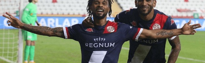 球速体育- 拉齐奥体育总监表态，全力续约当家射手  