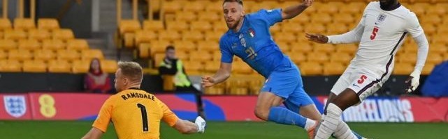  法兰克福主场憾平门兴错失登顶良机