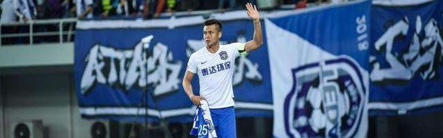 兰斯定位球战术屡建奇功,高中锋头球梅开二度主宰比赛