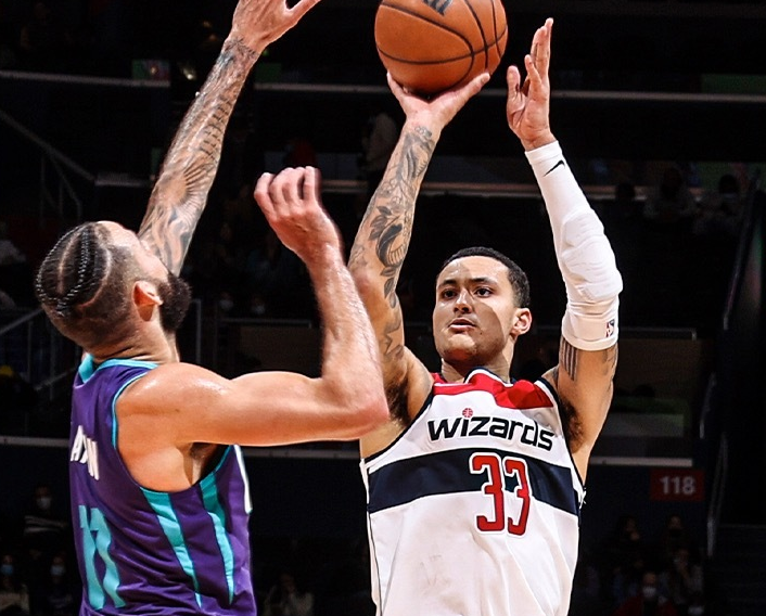  比尔关键球能力尽显，奇才加时险胜黄蜂取连胜