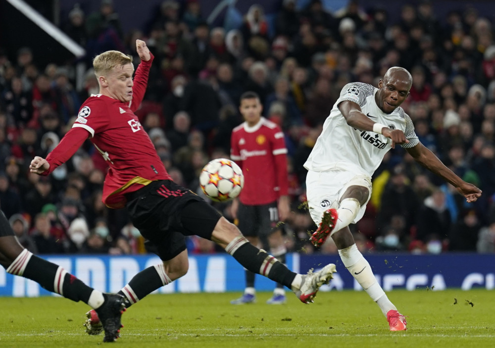 图卢兹年轻门将多次扑救保住城门不失  图卢兹年轻门将多次扑救保住城门不失