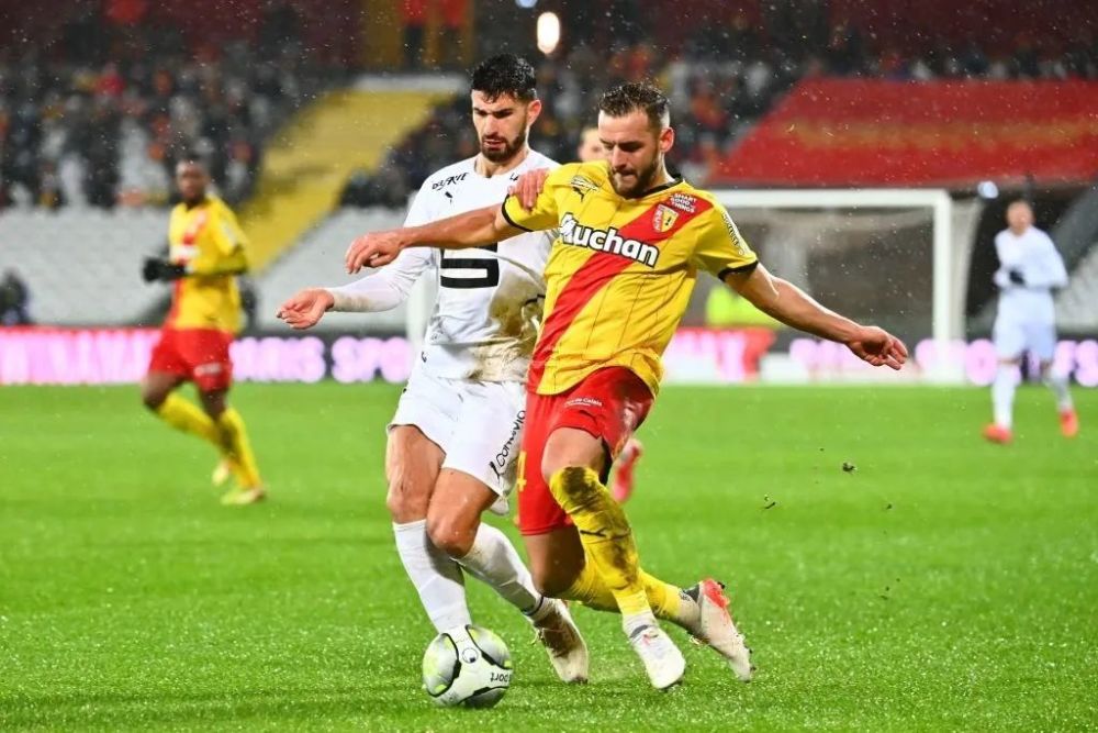 布雷斯特战平朗斯,法甲中游球队默契球引争议  布雷斯特战平朗斯,法甲中游球队默契球引争议